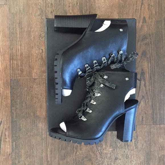 Vera Wang peep toe ankle booties - Picture 6 of 6